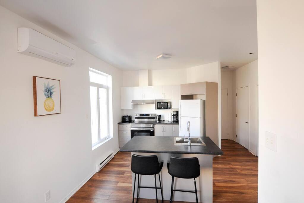 The 1810 - Spacious With Balcony - North Of Quebec Exterior foto