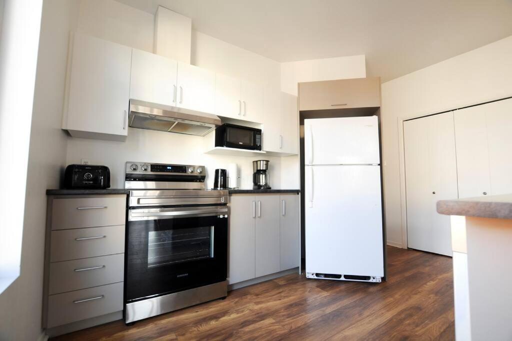 The 1810 - Spacious With Balcony - North Of Quebec Exterior foto